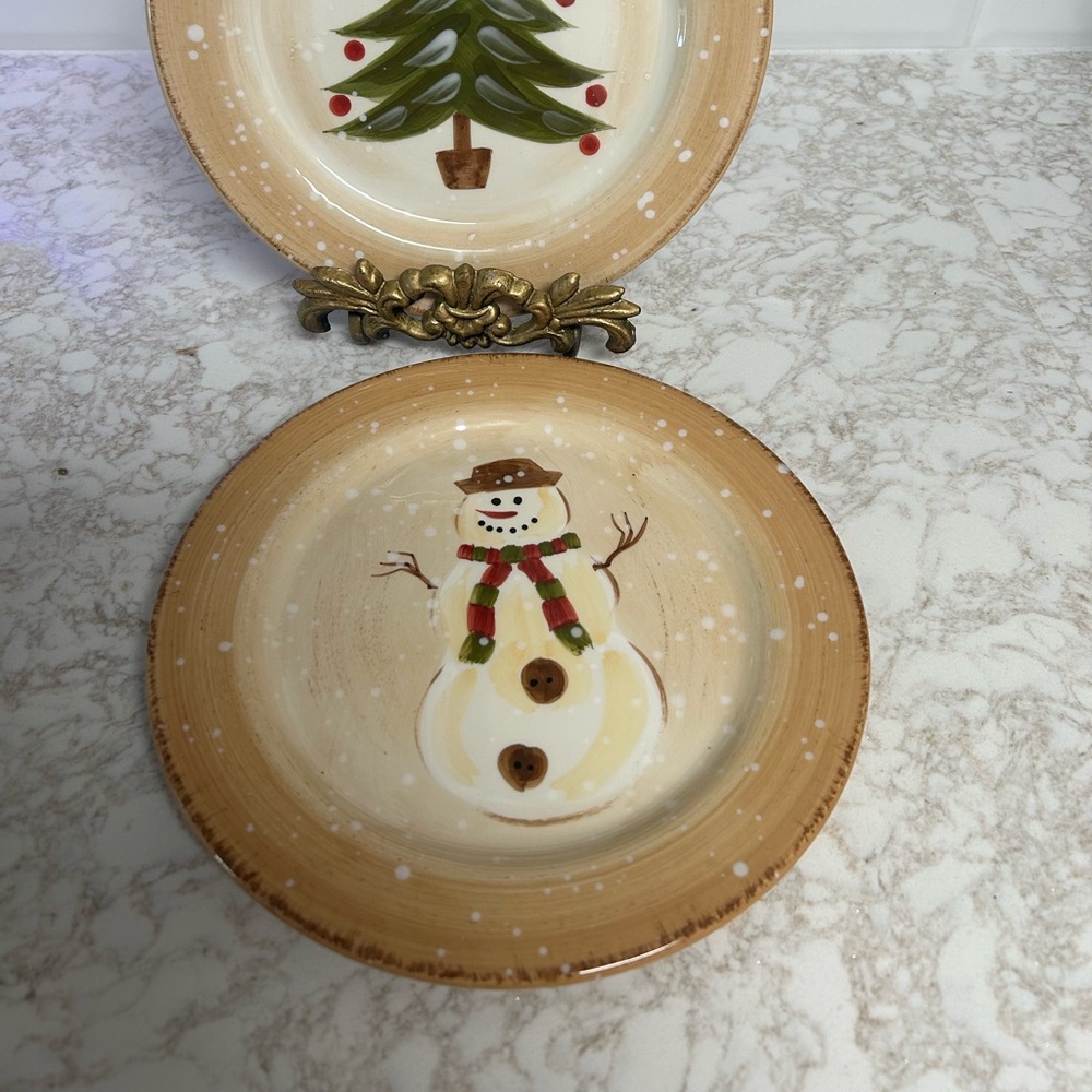 Dario Farrucci Christmas plates two included.